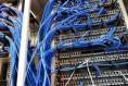 /album/fotogaleria-nuestro-servidor/a11953032-los-cables-de-los-conectores-del-router-de-internet-servidor-de-red-jpg/